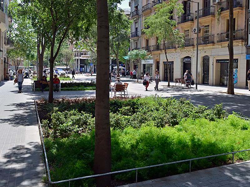 Barcelona recuperarà un milió de m2 per al veïnat, el verd, la mobilitat sostenible i el comerç local
